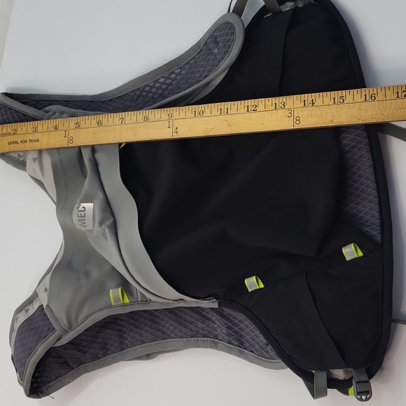 MEC Hydration Backpack - Picture 6 of 6